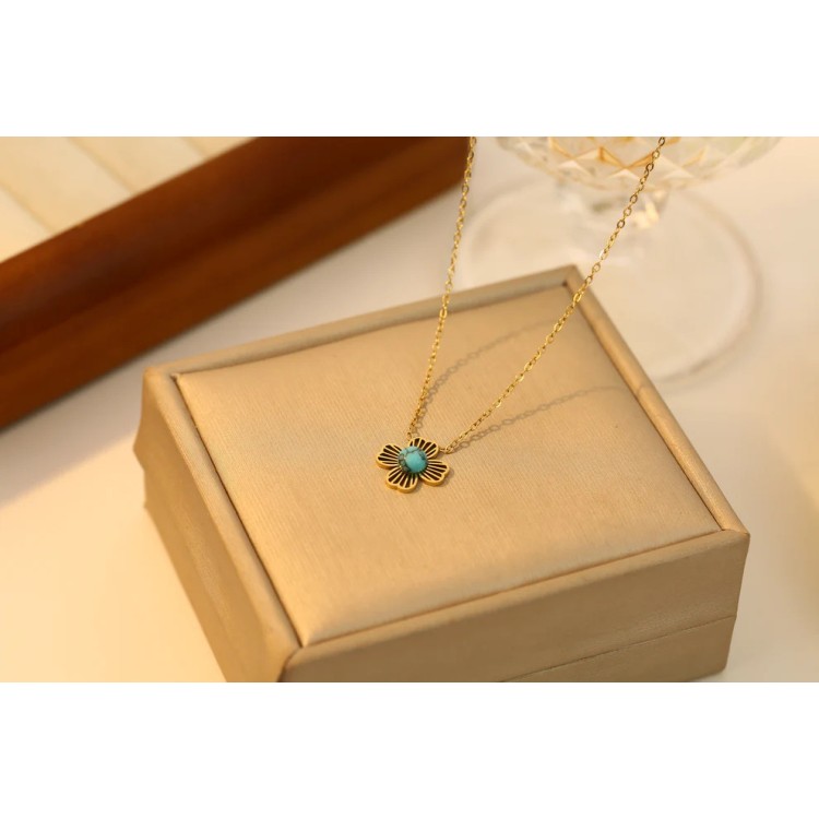 Collier doré avec pendentif fleur et pierre nature bleue - Acier inoxydable Collier doré avec pendentif fleur et pierre nature bleue - Acier inoxydable